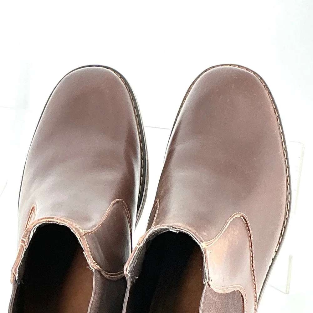 IZOD Mens Size 10.5 Brown Leather Chelsea Boots Pull On Ankle Booties